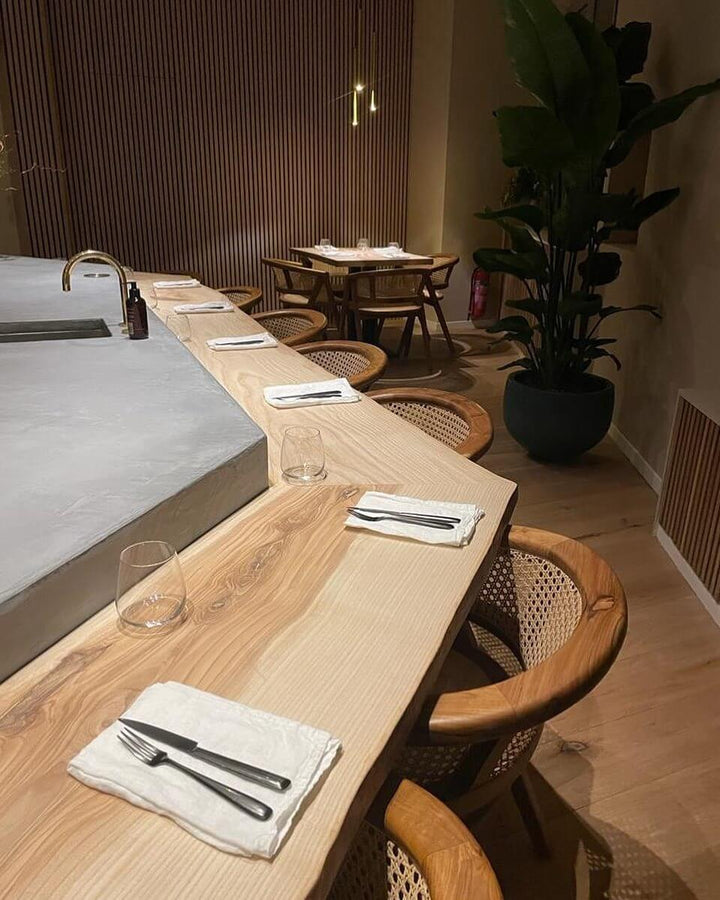 Chique tafelen aan stadshout bij And / Or (2022)