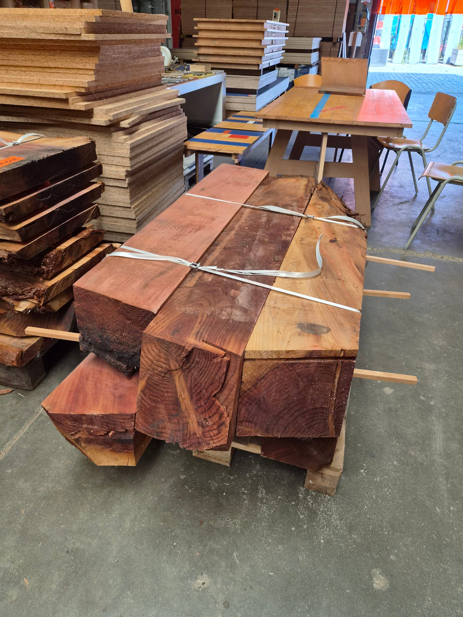 Sequoia balken (nat hout) (st)