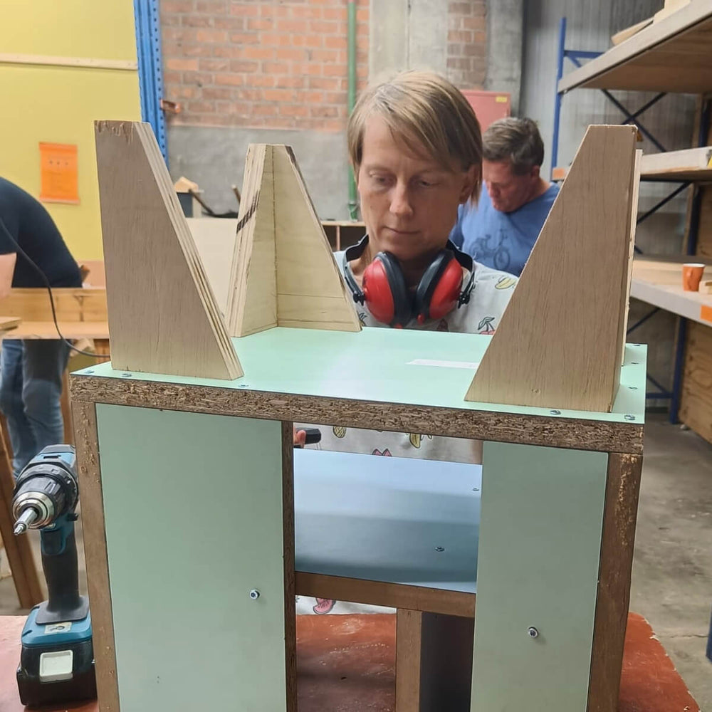 CURSUS | MEUBELMAKEN 1 | KASTJE OP POTEN