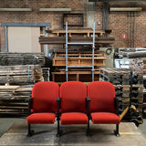 Rode auditorium stoelen