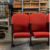 Rode auditorium stoelen