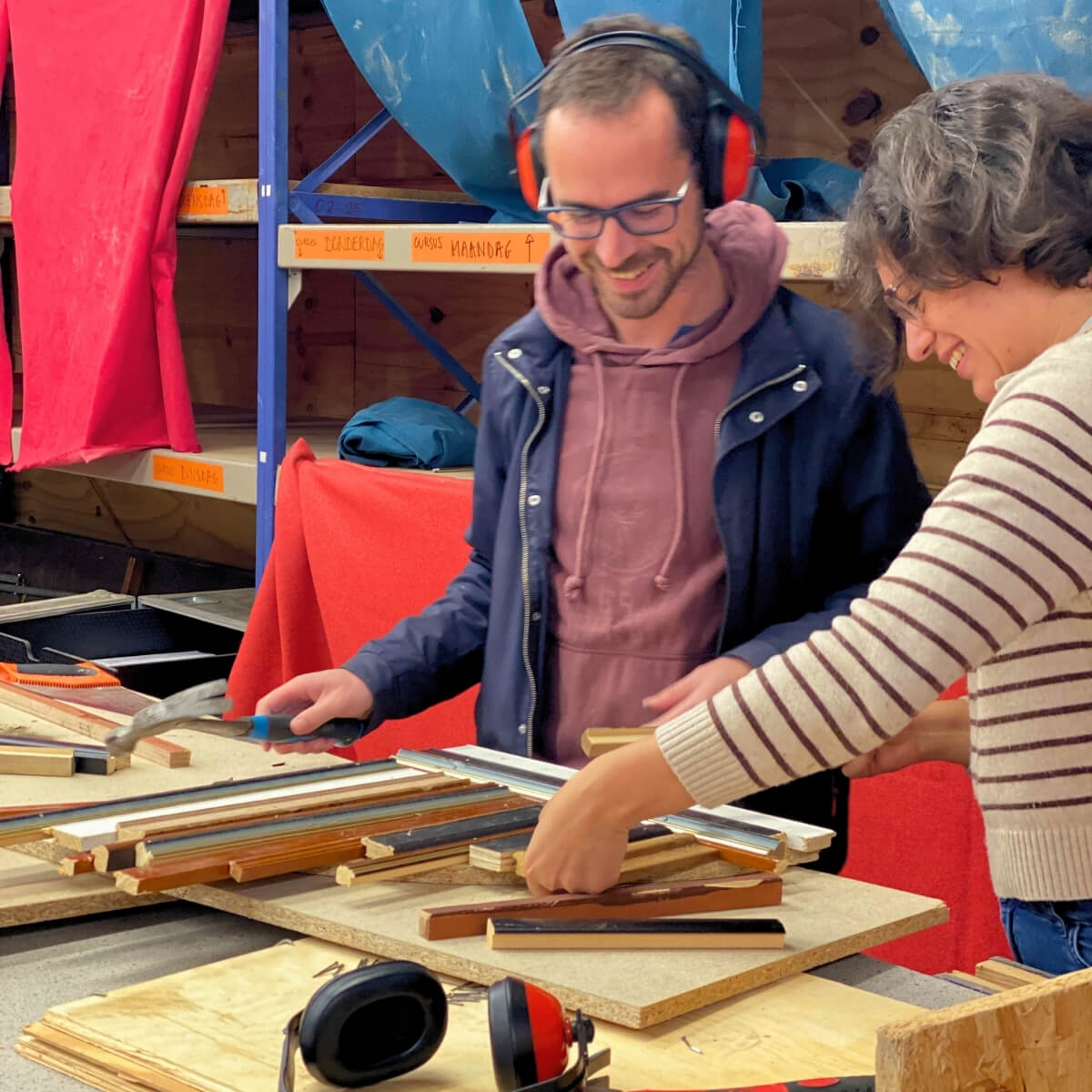 GEOMETRIC WALL ART (LOGO) - TEAMBUILDING