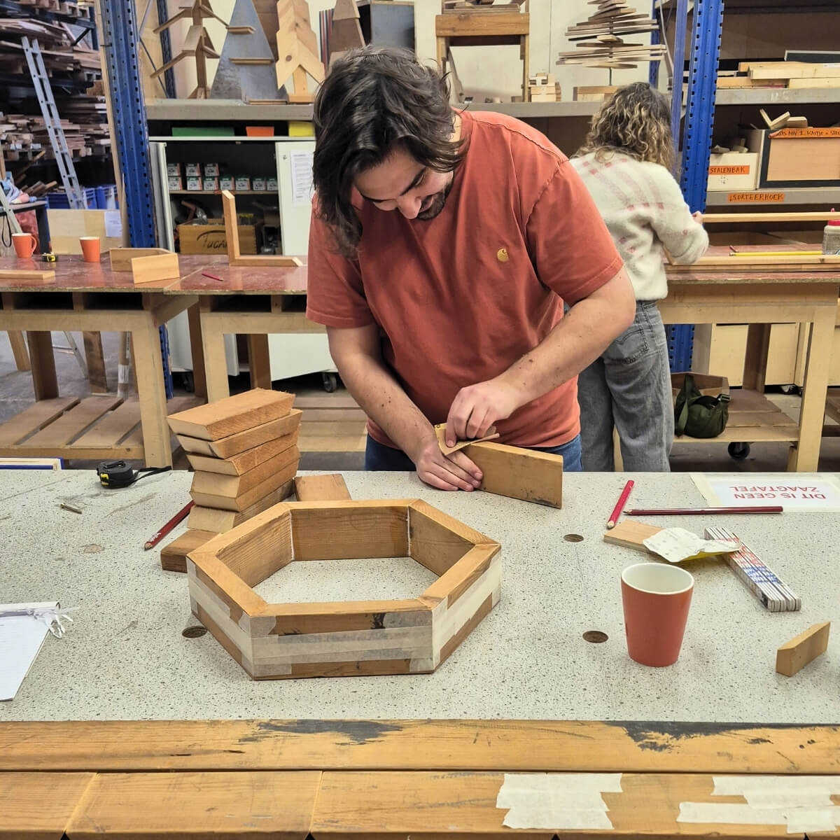 GEOMETRIC SHELVES - HALVE DAG WORKSHOP